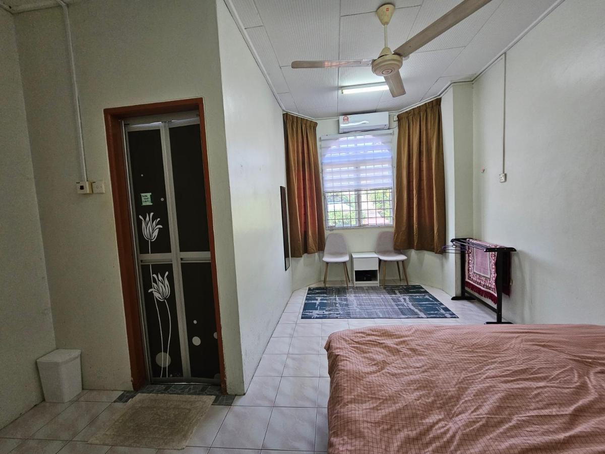 Ruhani Homestay 3 Kb - 4 Bedroom Fully Airconditioned With Wifi & Netflix Kota Bharu Exterior foto